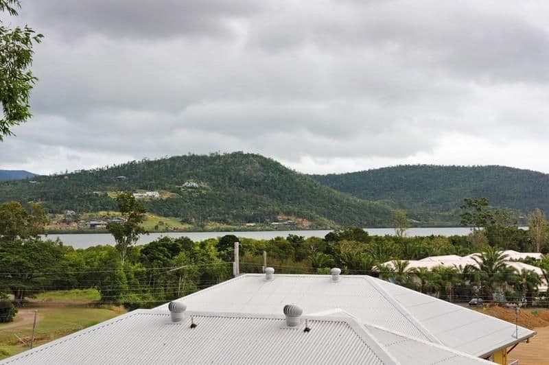 6 Wambiri Street, CANNONVALE QLD 4802, Cannonvale - Thumbnail 4