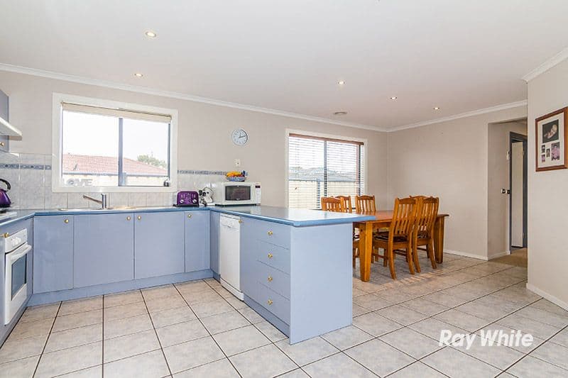 5 Gowrie Place, Cranbourne West VIC 3977, Cranbourne West - Thumbnail 5