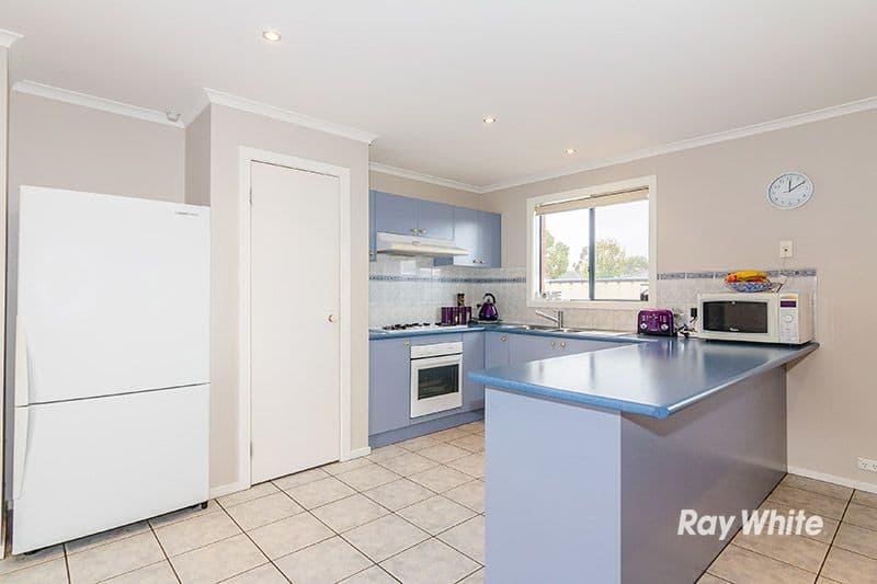 5 Gowrie Place, Cranbourne West VIC 3977, Cranbourne West - Thumbnail 8