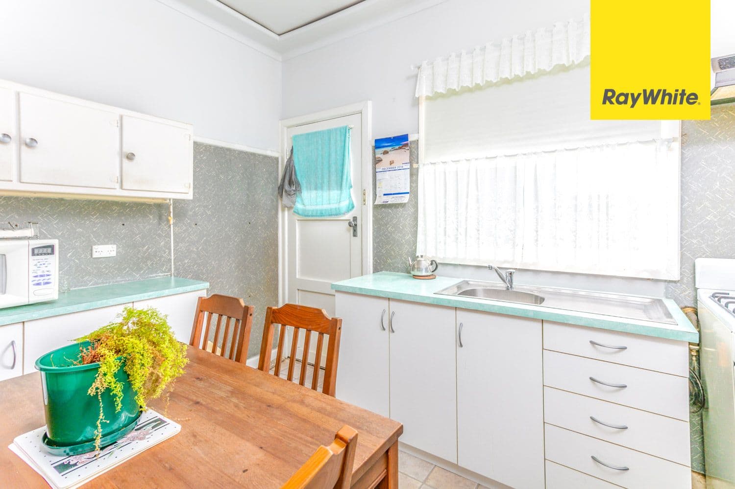 19 Leonard Street, Colyton - Thumbnail 3