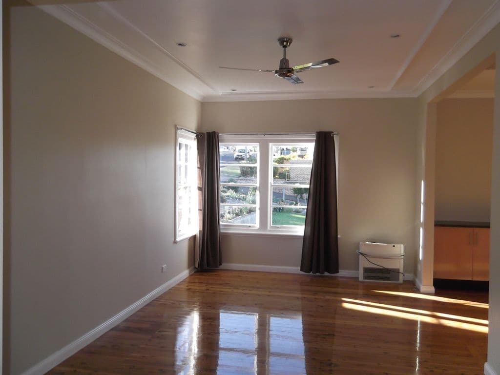 130 Crown Street, WEST TAMWORTH NSW 2340, West Tamworth - Thumbnail 4