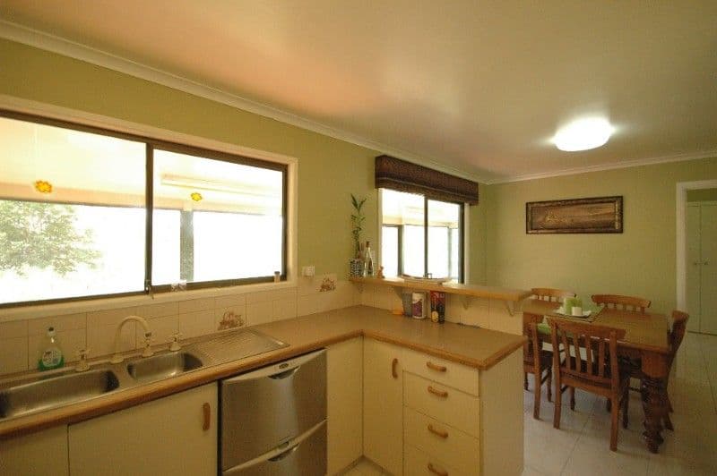 35 Greers Road, WITHCOTT QLD 4352, Withcott - Thumbnail 4