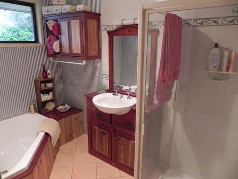9 Cunningham Street, PITTSWORTH QLD 4356, Pittsworth - Thumbnail 3