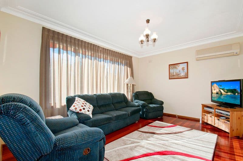 10 Tobruk Avenue, ENGADINE NSW 2233, Engadine - Thumbnail 4