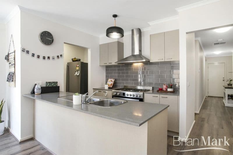 1501/572 St Kilda Road, Tarneit - Thumbnail 2
