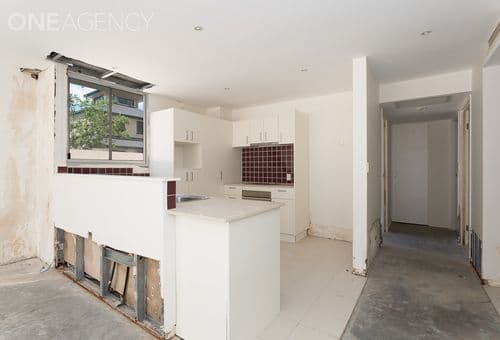 1/5 Lilla Street, Woody Point, Woody Point - Image 1