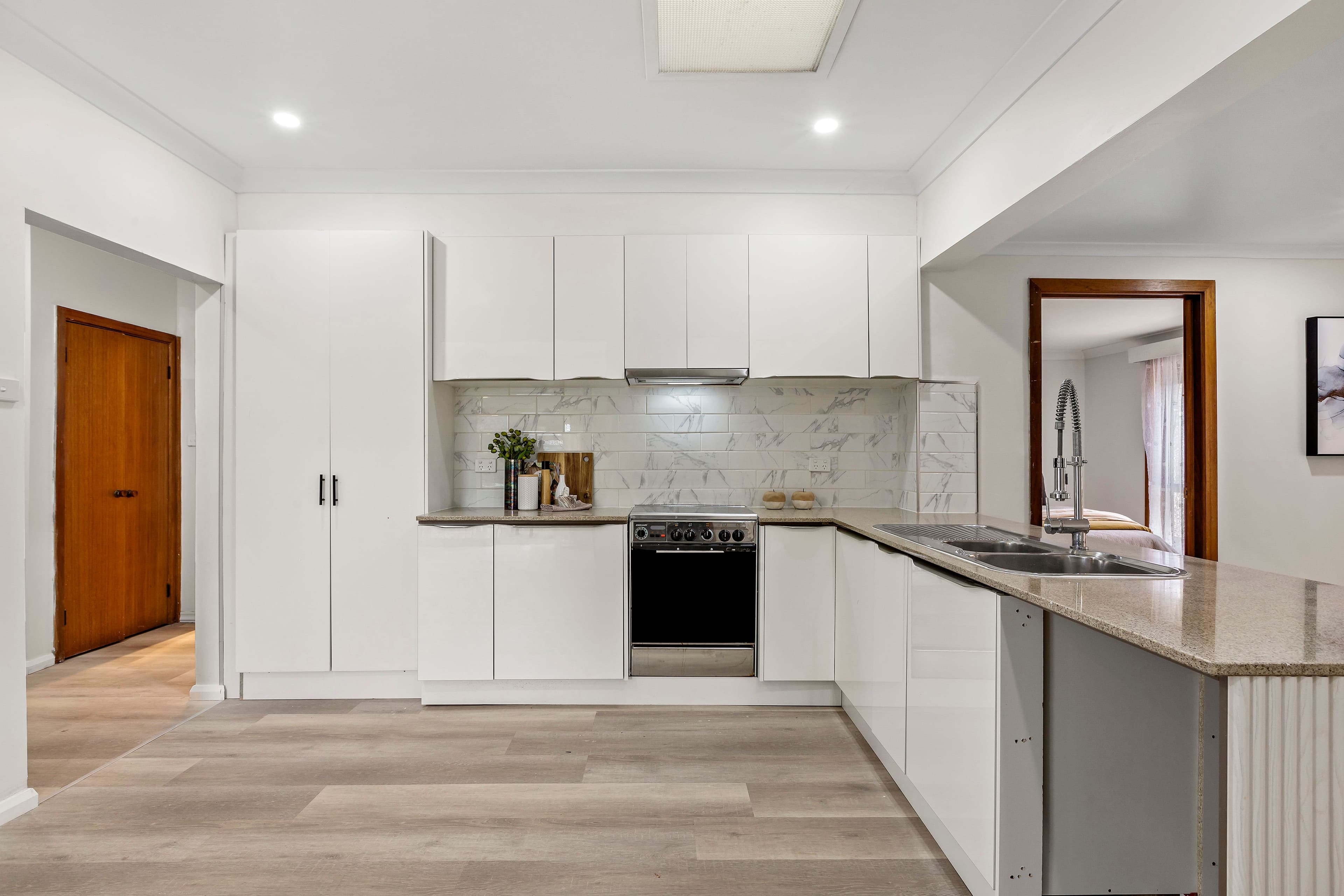 33 Armstrong Street, Sunshine West VIC 3020, Sunshine West - Thumbnail 4
