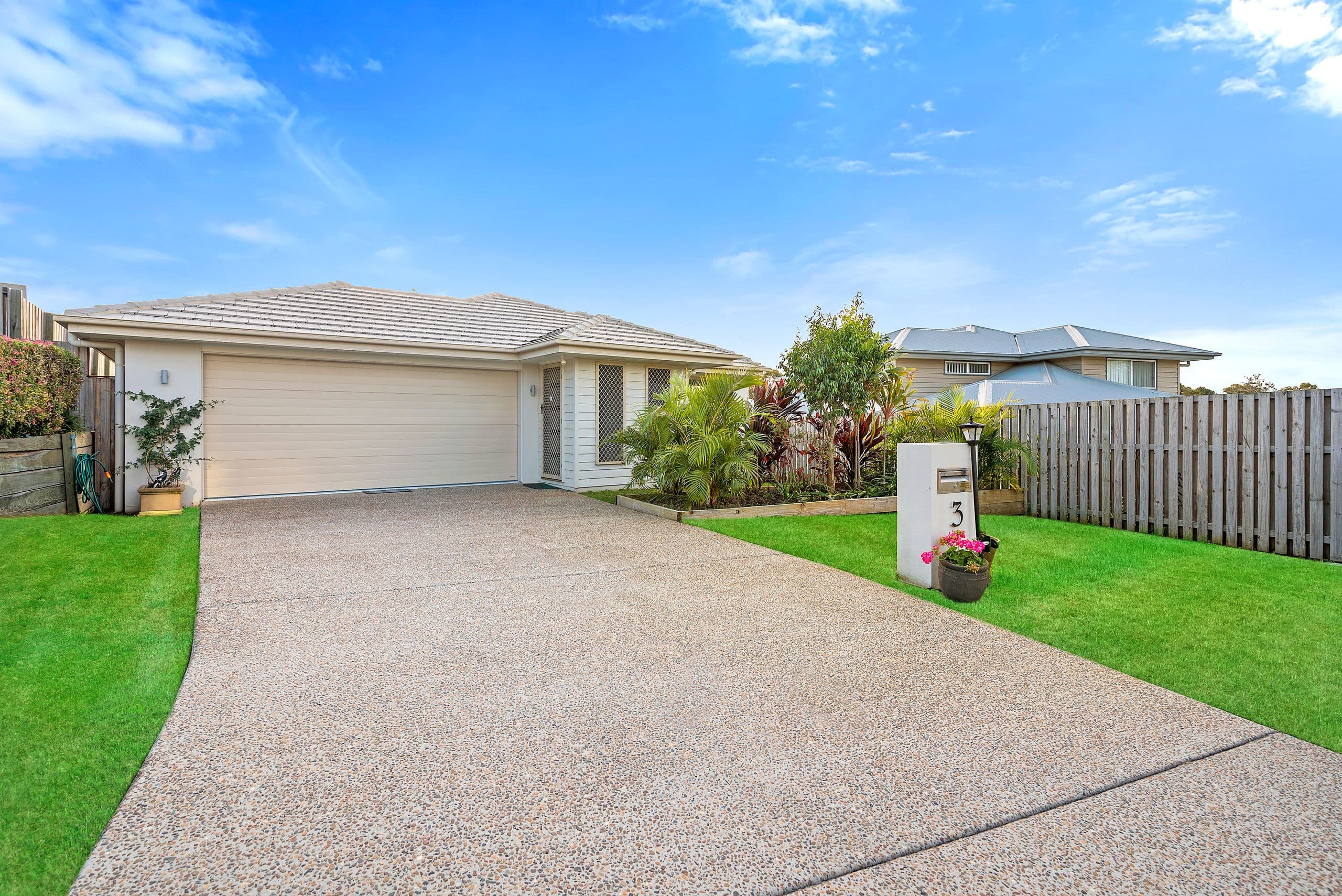 3 Beacon Court, Elanora QLD 4221, Elanora - Thumbnail 2