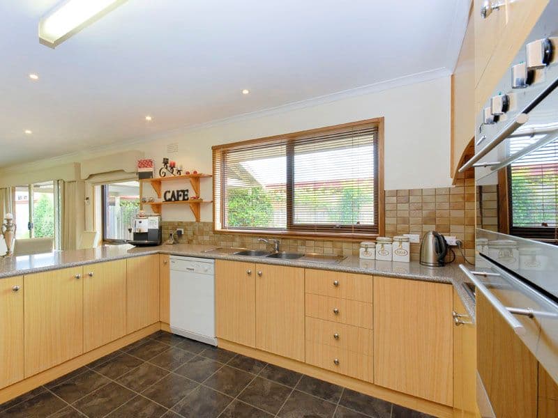 6 Alkoomi Avenue, HAMLYN HEIGHTS VIC 3215, Hamlyn Heights - Thumbnail 2