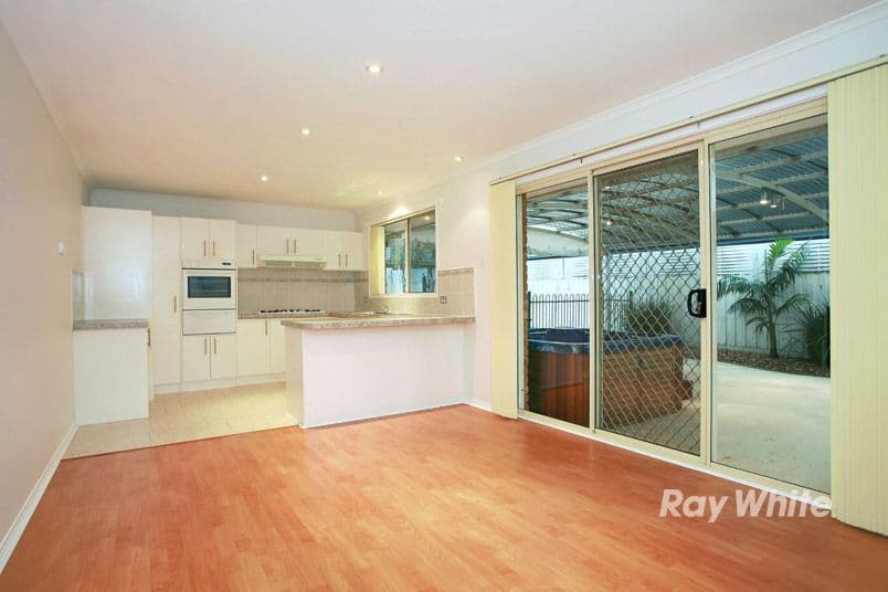 12 Alamanda Way, CRANBOURNE NORTH VIC 3977, Cranbourne North - Thumbnail 3