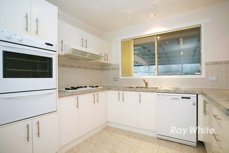 12 Alamanda Way, CRANBOURNE NORTH VIC 3977, Cranbourne North - Thumbnail 4