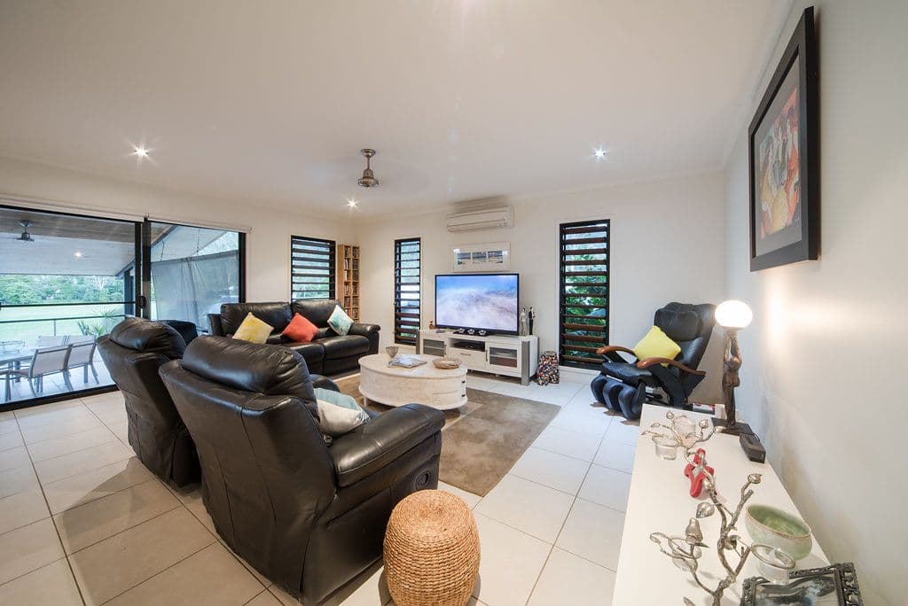 16 Parker Road, Cannonvale QLD 4802, Cannonvale - Thumbnail 6