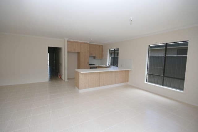51 Webb Street, CLARE SA 5453, Clare - Thumbnail 2