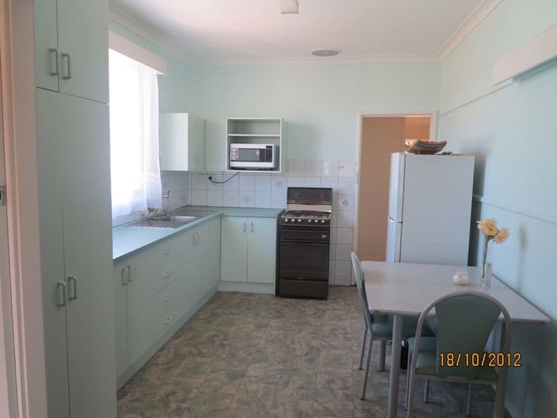6 Whitfield Street, BEACHLANDS WA 6530, Beachlands - Thumbnail 2