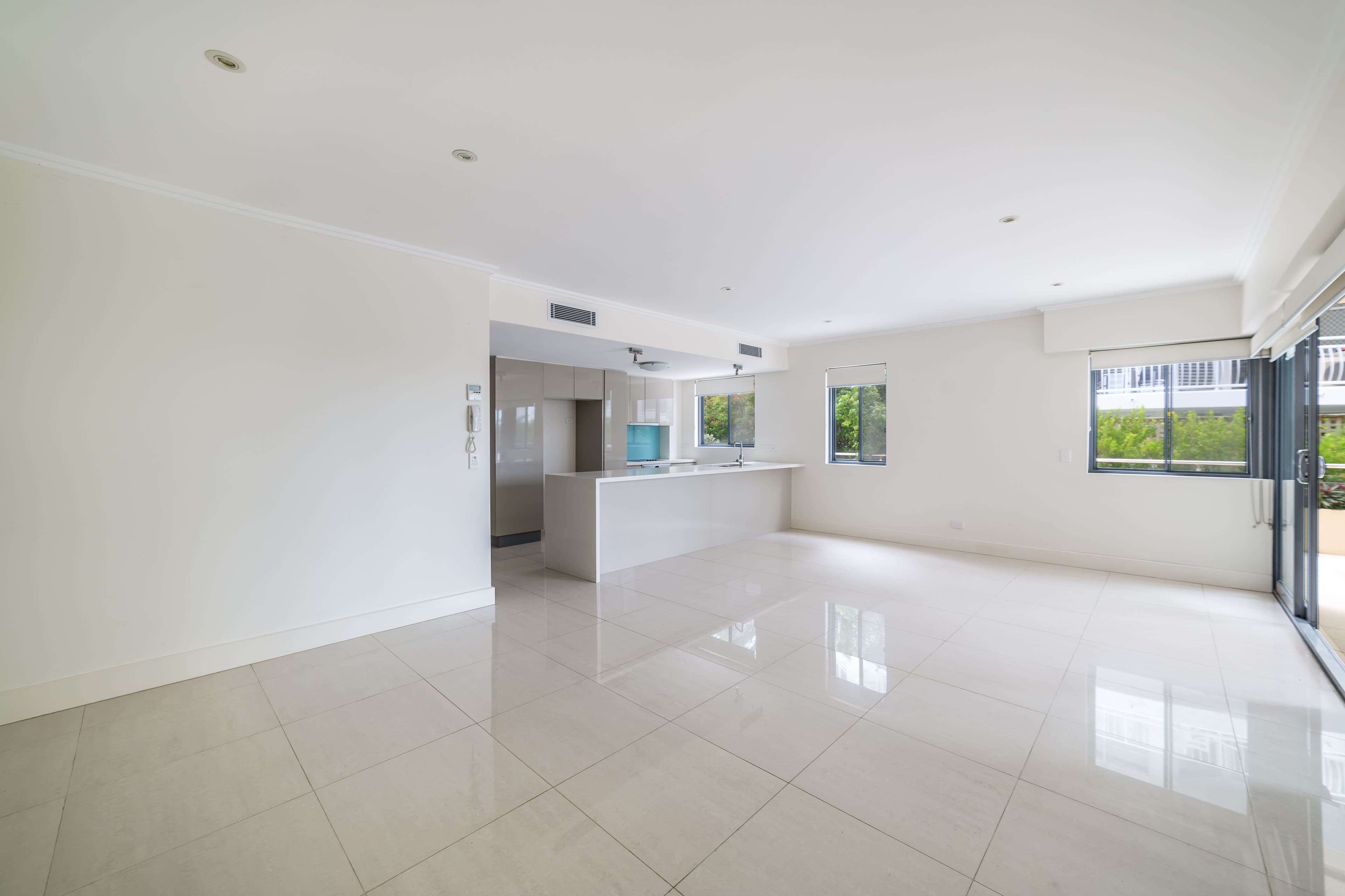 508 Marine Parade, Biggera Waters QLD 4216, Biggera Waters - Thumbnail 2