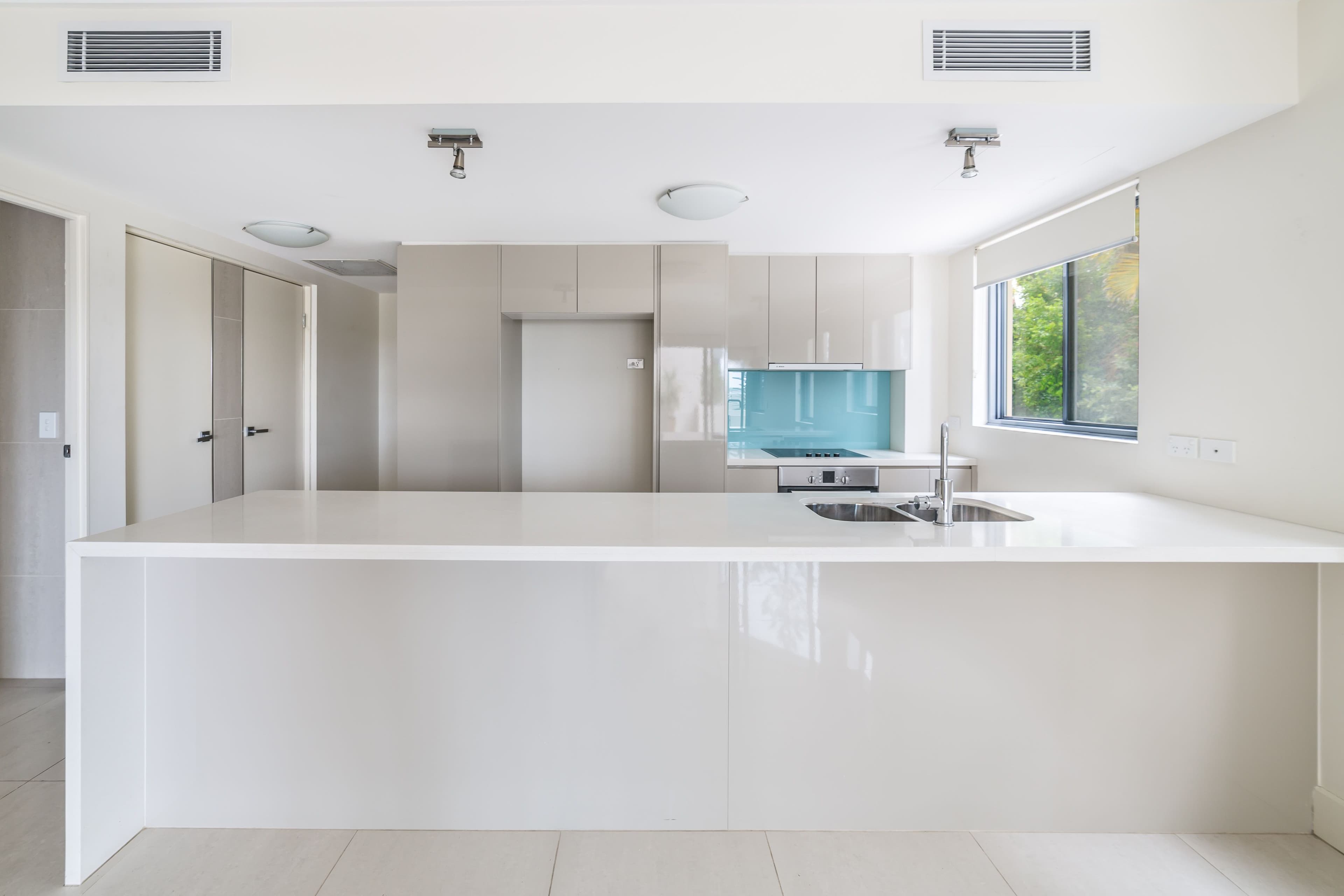 508 Marine Parade, Biggera Waters QLD 4216, Biggera Waters - Thumbnail 3