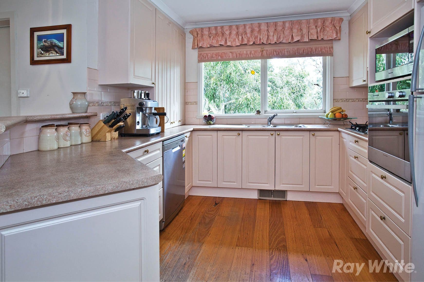 10 Fortescue Grove, Vermont South VIC 3133, Vermont South - Thumbnail 2