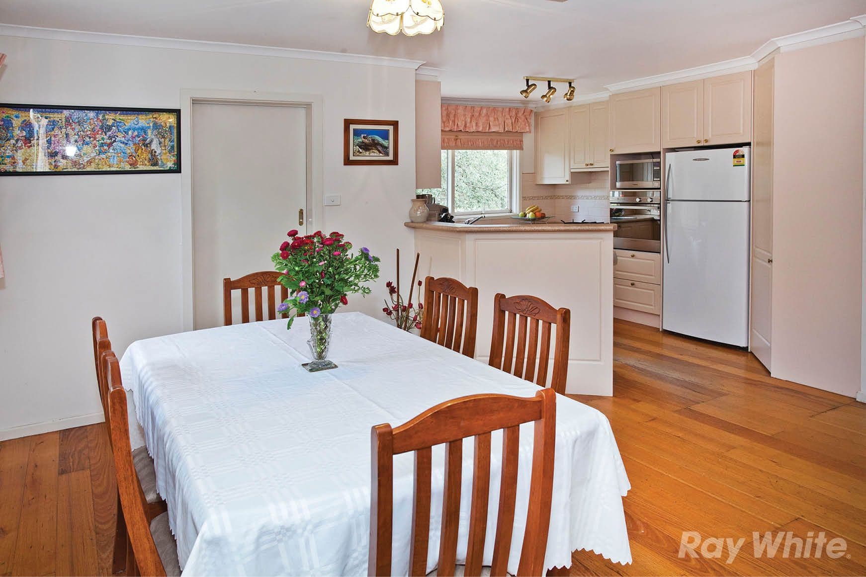 10 Fortescue Grove, Vermont South VIC 3133, Vermont South - Thumbnail 3