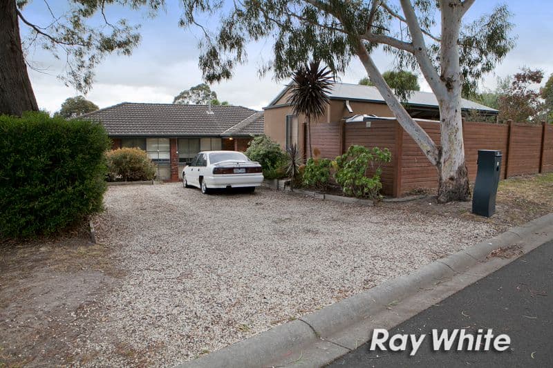 74 Raphael Crescent, Frankston VIC 3199, Frankston - Thumbnail 2