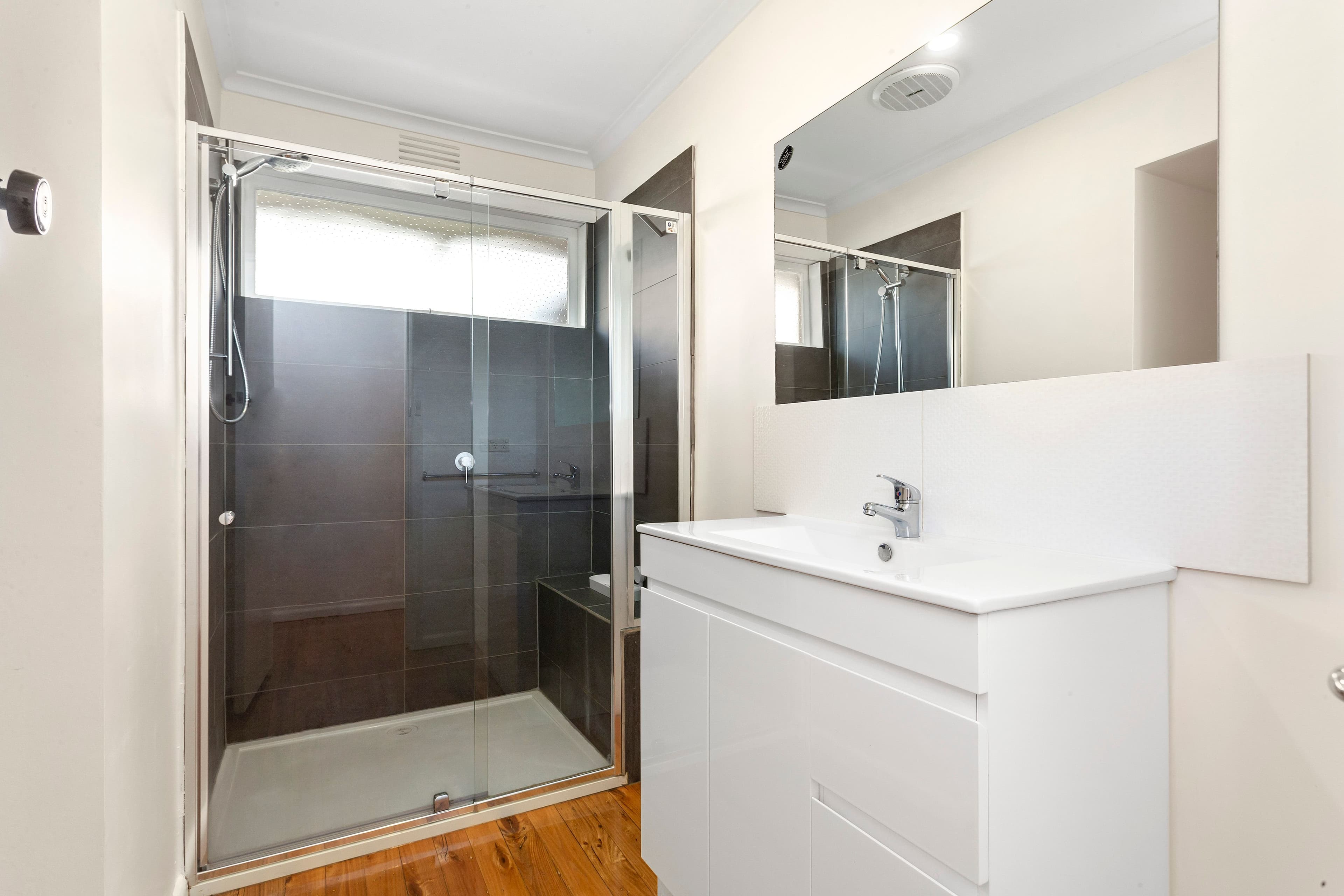 19 Valerie Street, Lalor VIC 3075, Lalor - Thumbnail 4