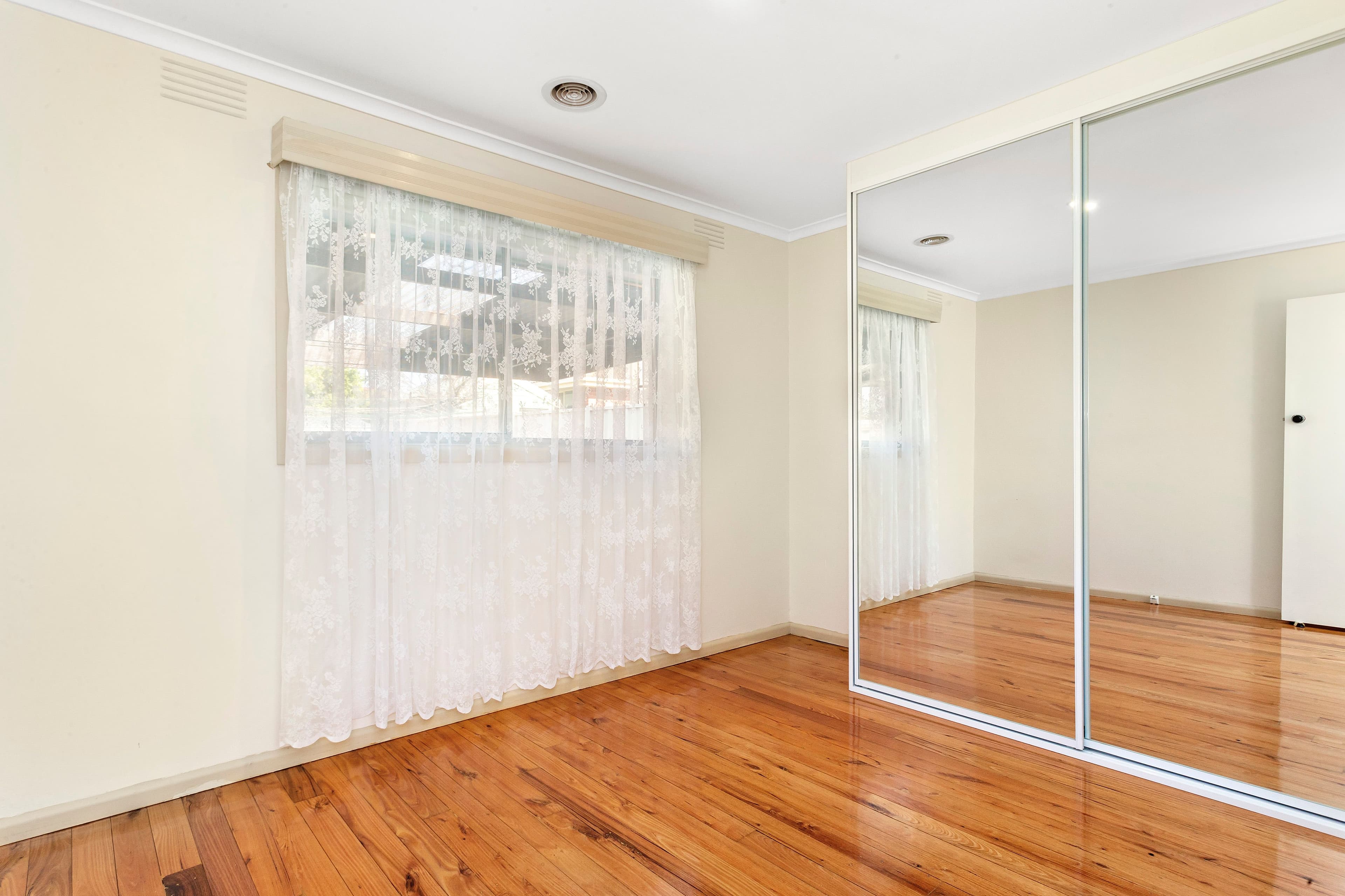 19 Valerie Street, Lalor VIC 3075, Lalor - Thumbnail 6