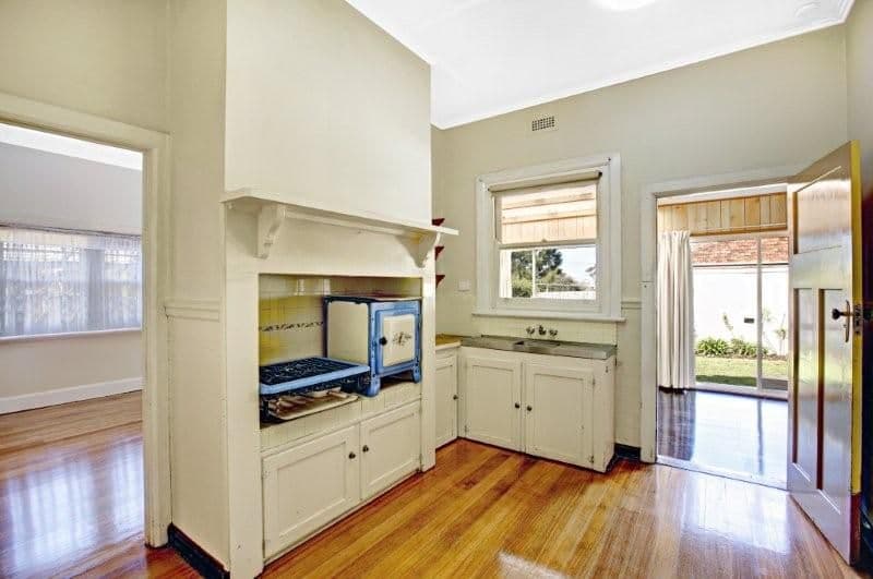 15 Woodlands Avenue, PASCOE VALE SOUTH VIC 3044, Pascoe Vale South - Thumbnail 4