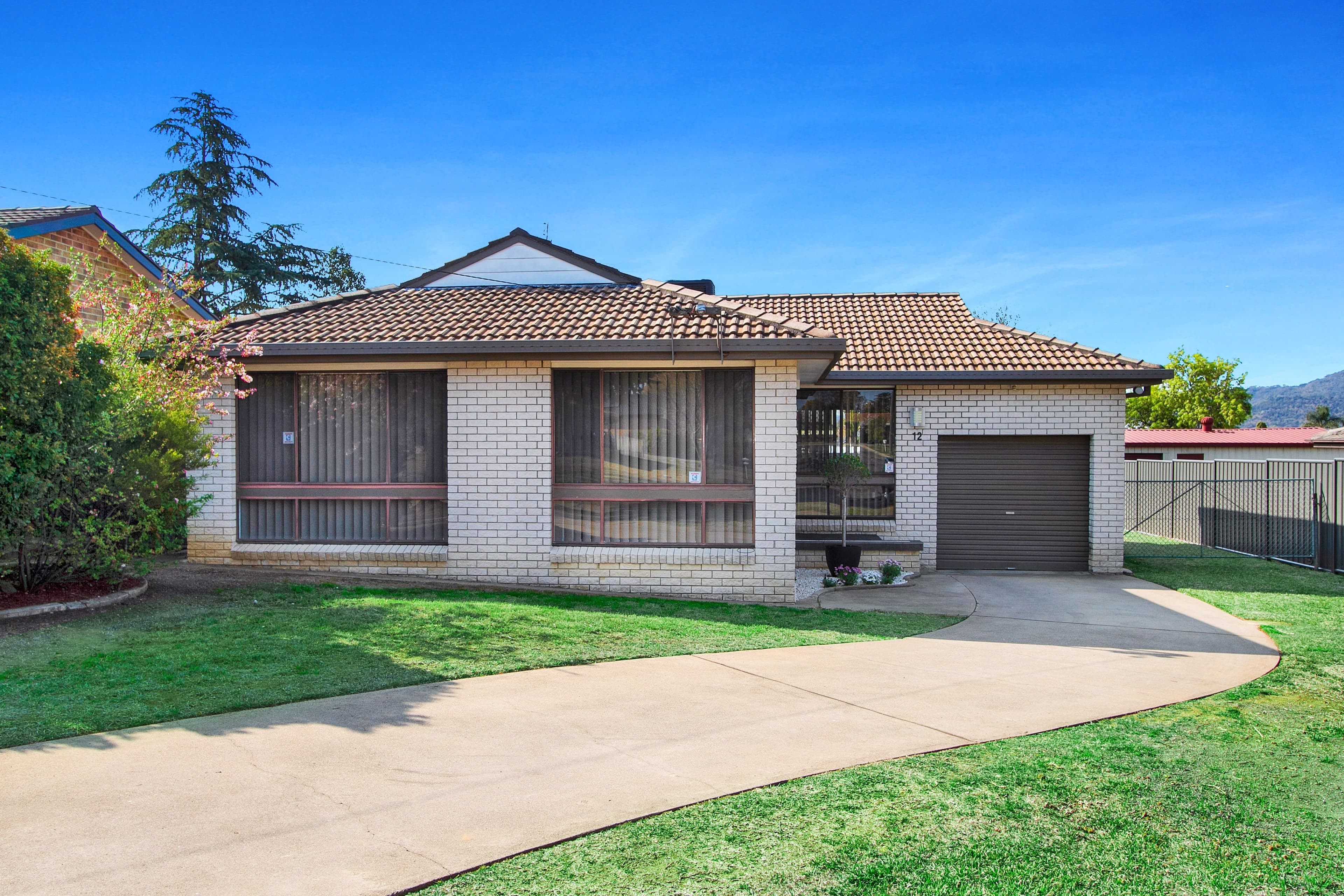 12 Kyooma Street, Tamworth NSW 2340, Tamworth - Image 1
