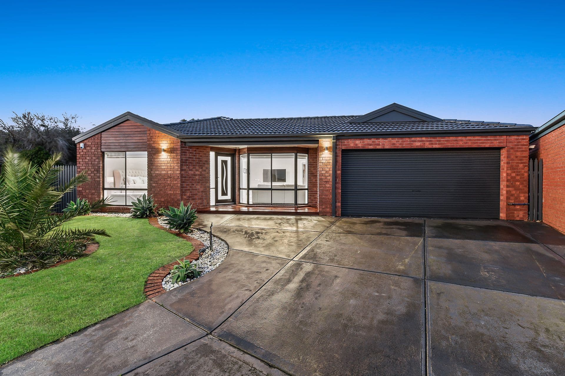 22 Balmaceda Court, Berwick VIC 3806, Berwick - Thumbnail 2