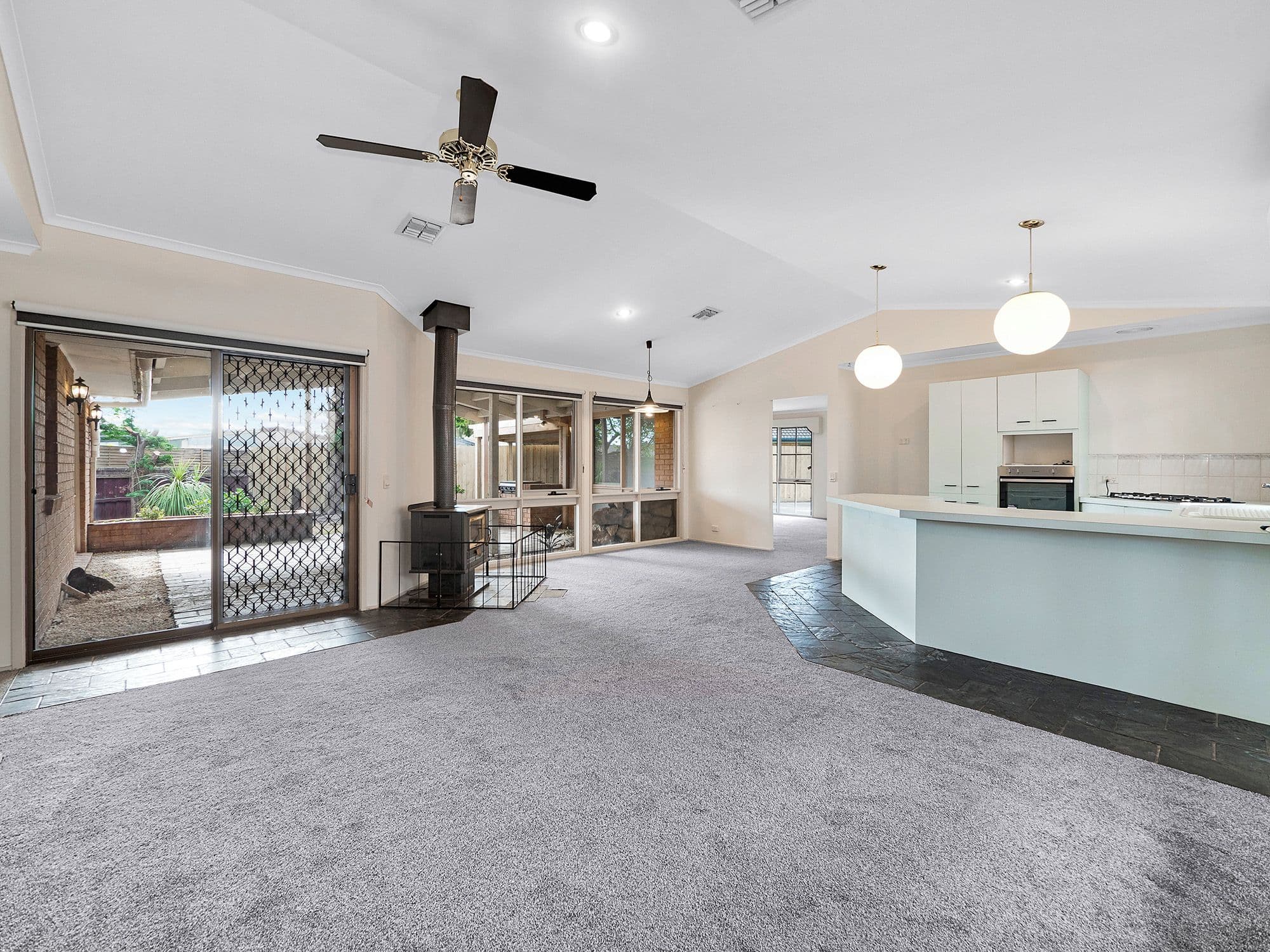 9 Glenleigh Court, Cranbourne North VIC 3977, Cranbourne North - Thumbnail 6
