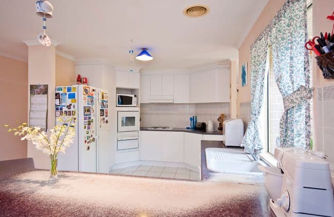 10 Muirfield Court, ROWVILLE VIC 3178, Rowville - Thumbnail 2
