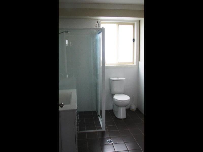 2 Garland Place, Young - Thumbnail 5
