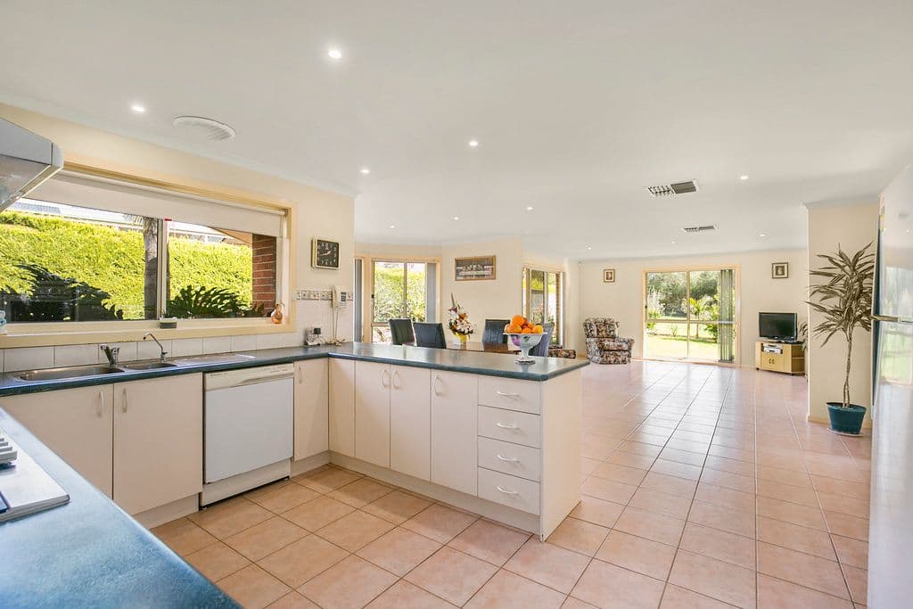 15 SEBIRE Avenue, Wandin North VIC 3139, Wandin North - Thumbnail 7