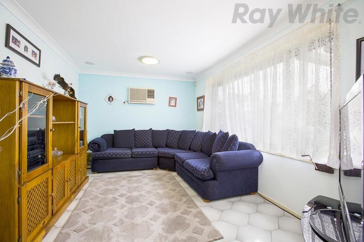 1 Denbern Street, BOSSLEY PARK NSW 2176, Bossley Park - Thumbnail 2
