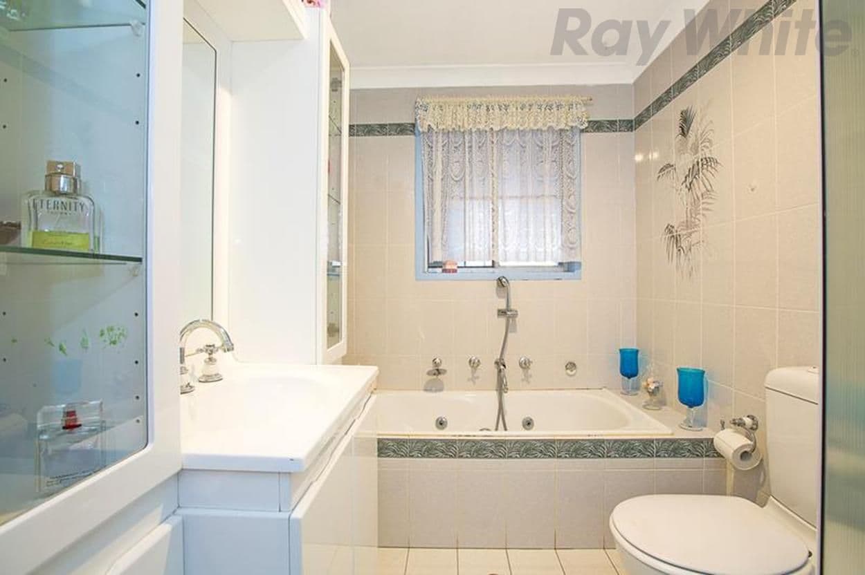1 Denbern Street, BOSSLEY PARK NSW 2176, Bossley Park - Thumbnail 4