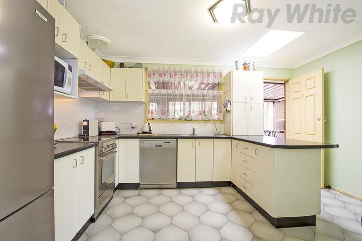 1 Denbern Street, BOSSLEY PARK NSW 2176, Bossley Park - Thumbnail 5