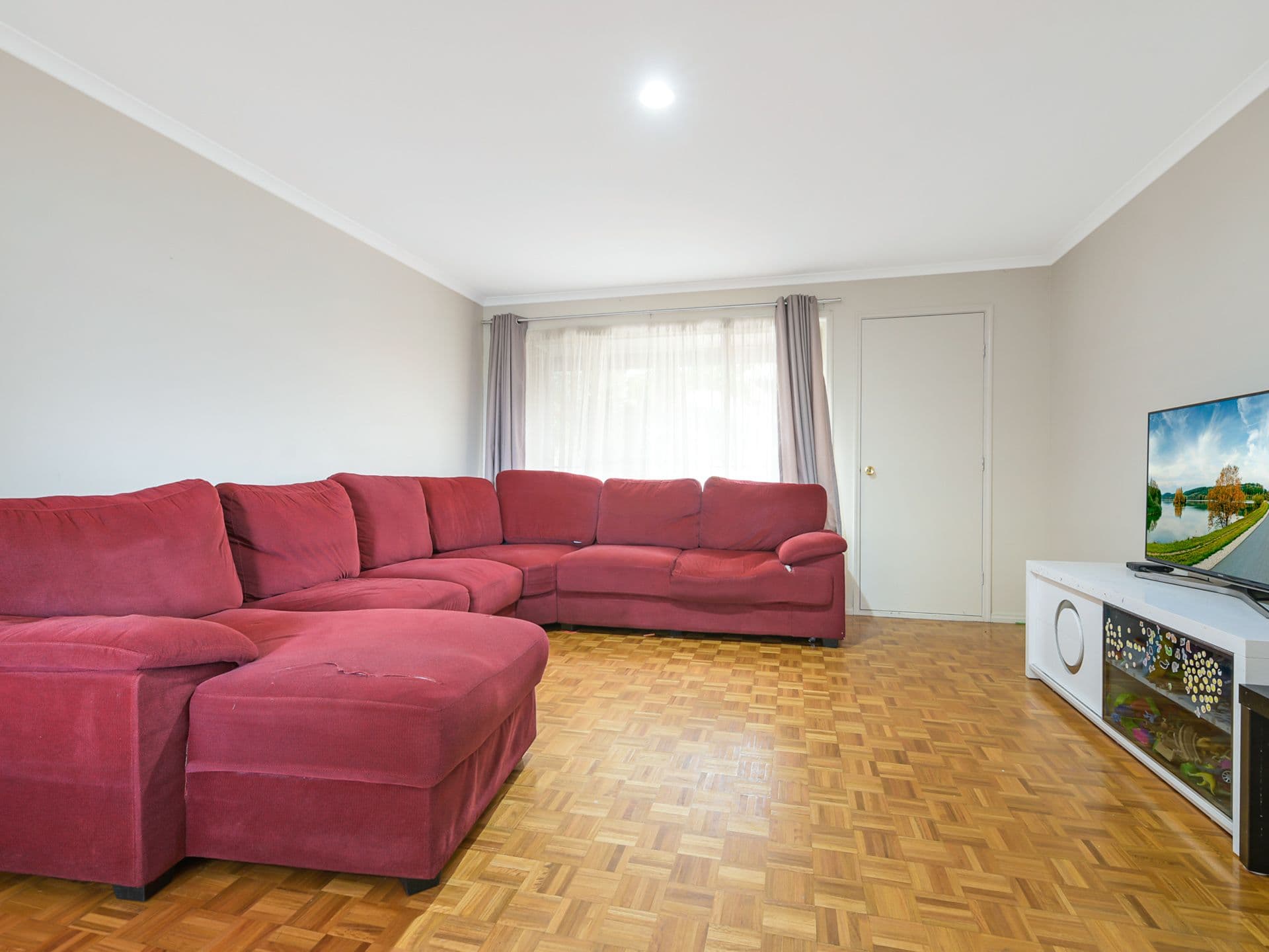 8 Monteith Crescent, Endeavour Hills VIC 3802, Endeavour Hills - Thumbnail 2