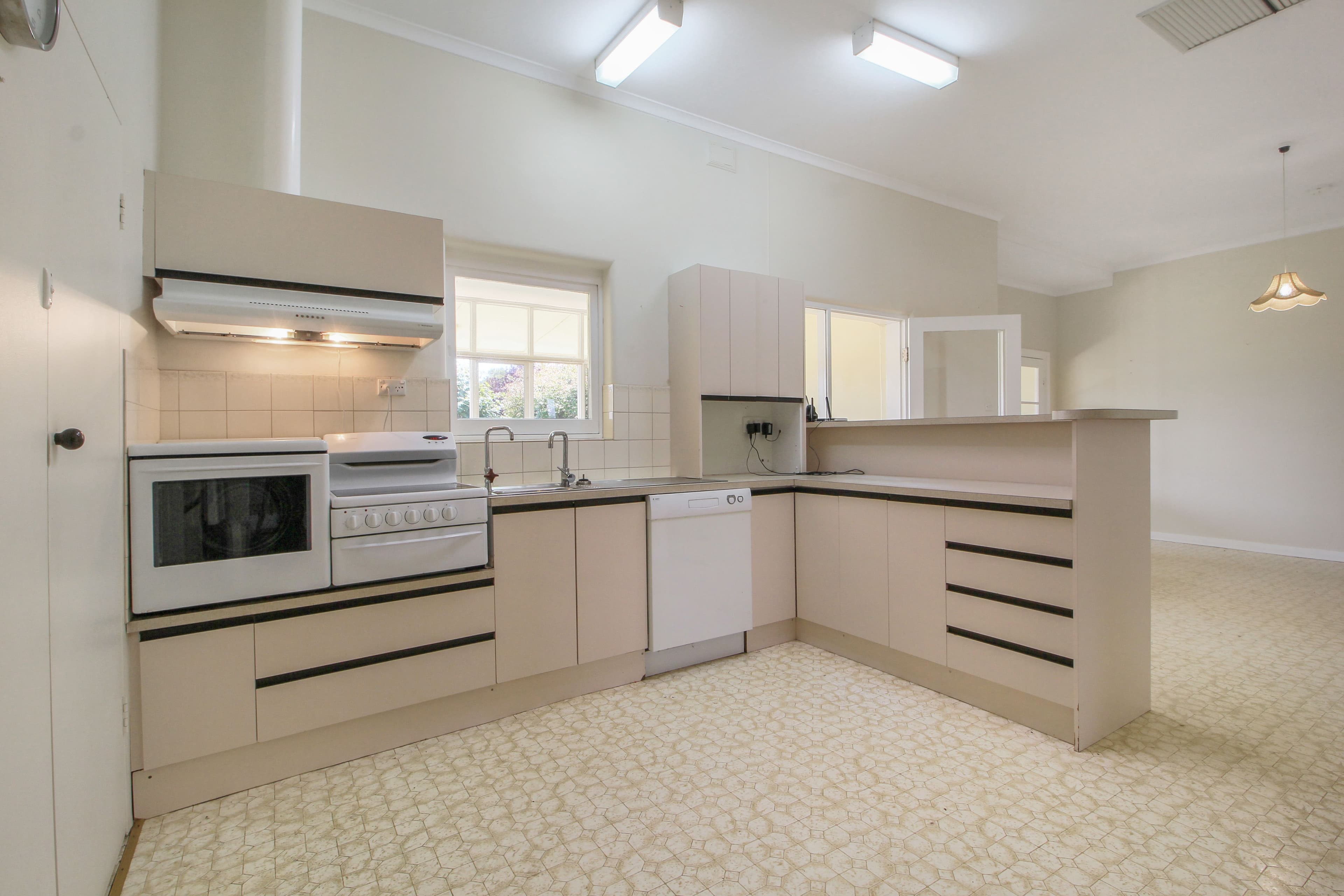 125 Twentyseventh Street, Renmark SA 5341, Renmark South - Thumbnail 7