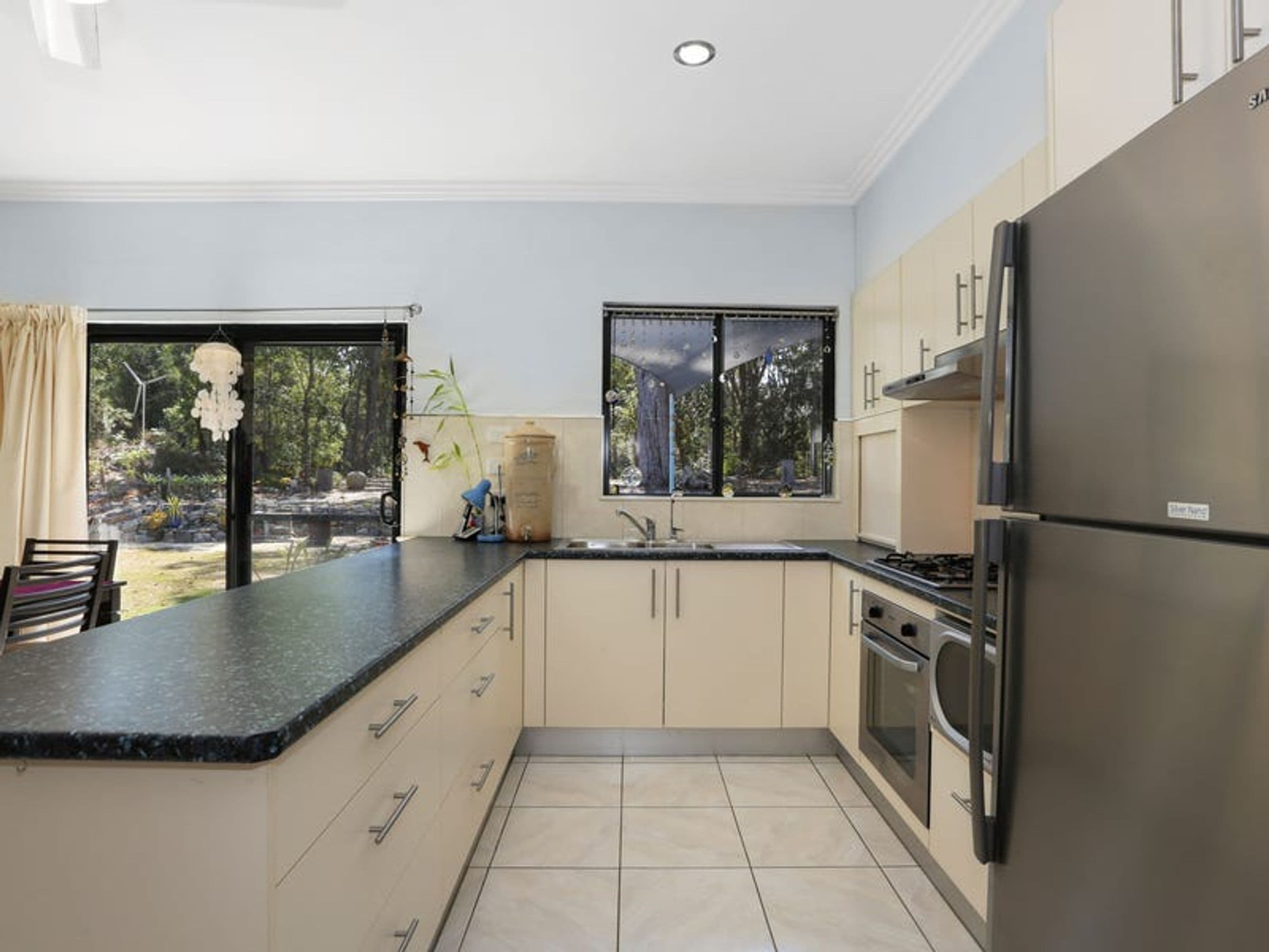 102 Whipbird Drive, Ashby Heights - Thumbnail 5