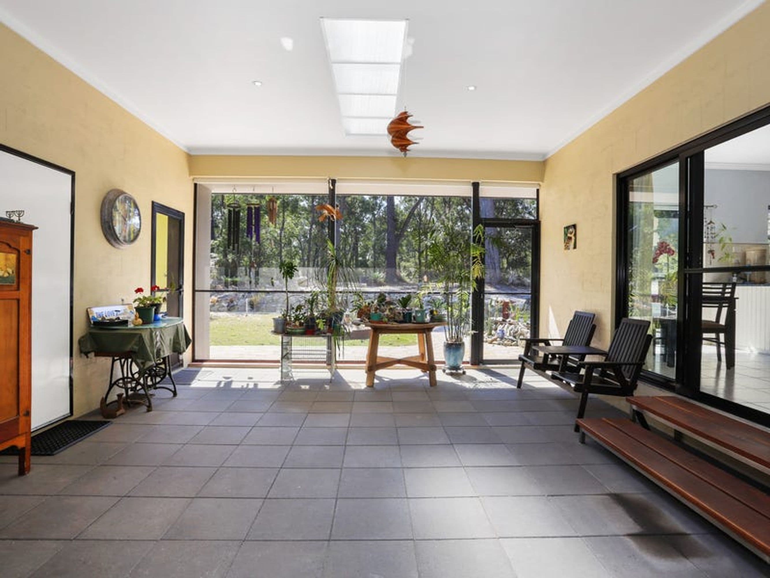 102 Whipbird Drive, Ashby Heights - Thumbnail 7