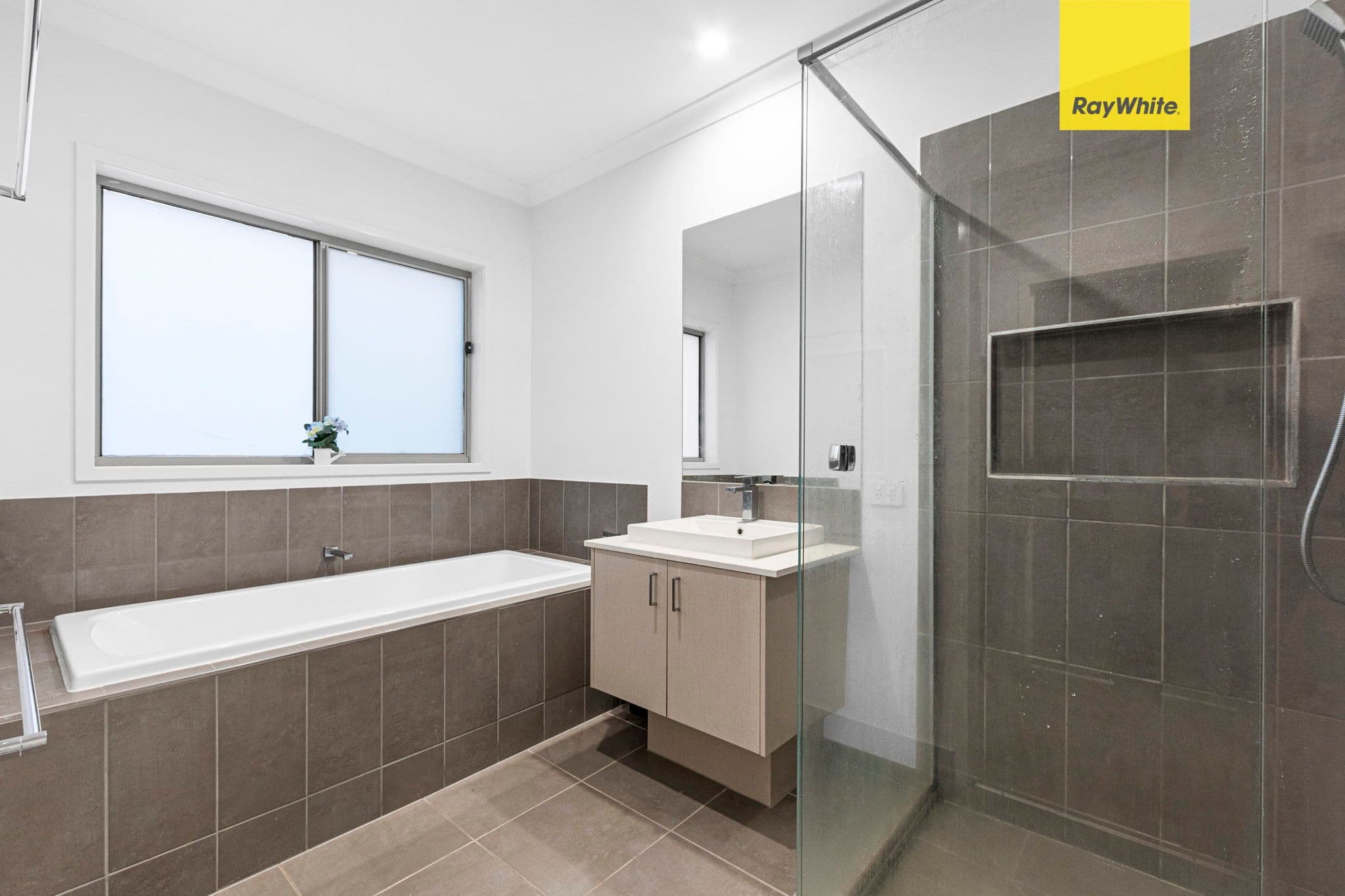 18 Barclay Street, THORNHILL PARK VIC 3335, Thornhill Park - Thumbnail 7