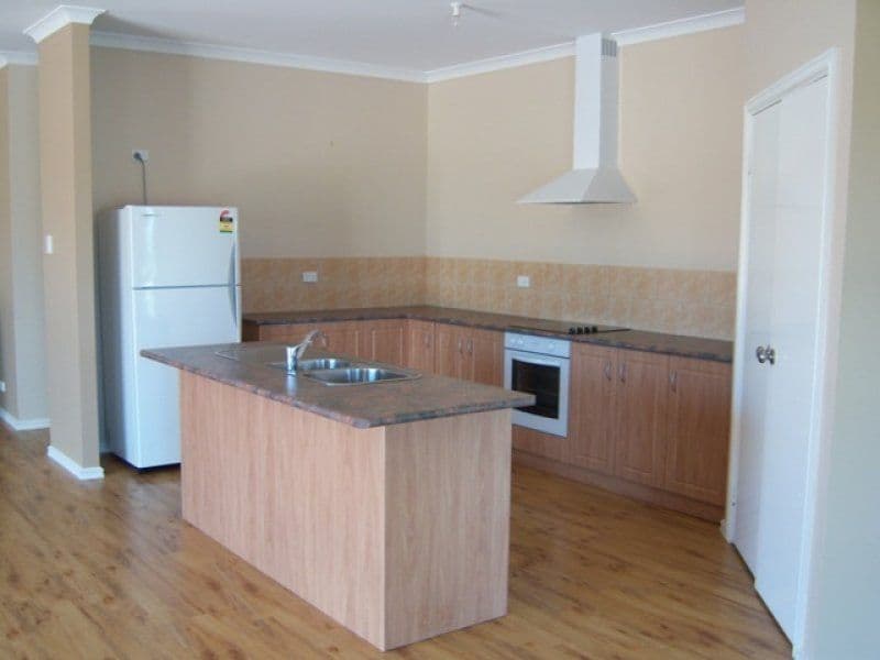 112 Burges Road, BEACHLANDS WA 6530, Beachlands - Thumbnail 3