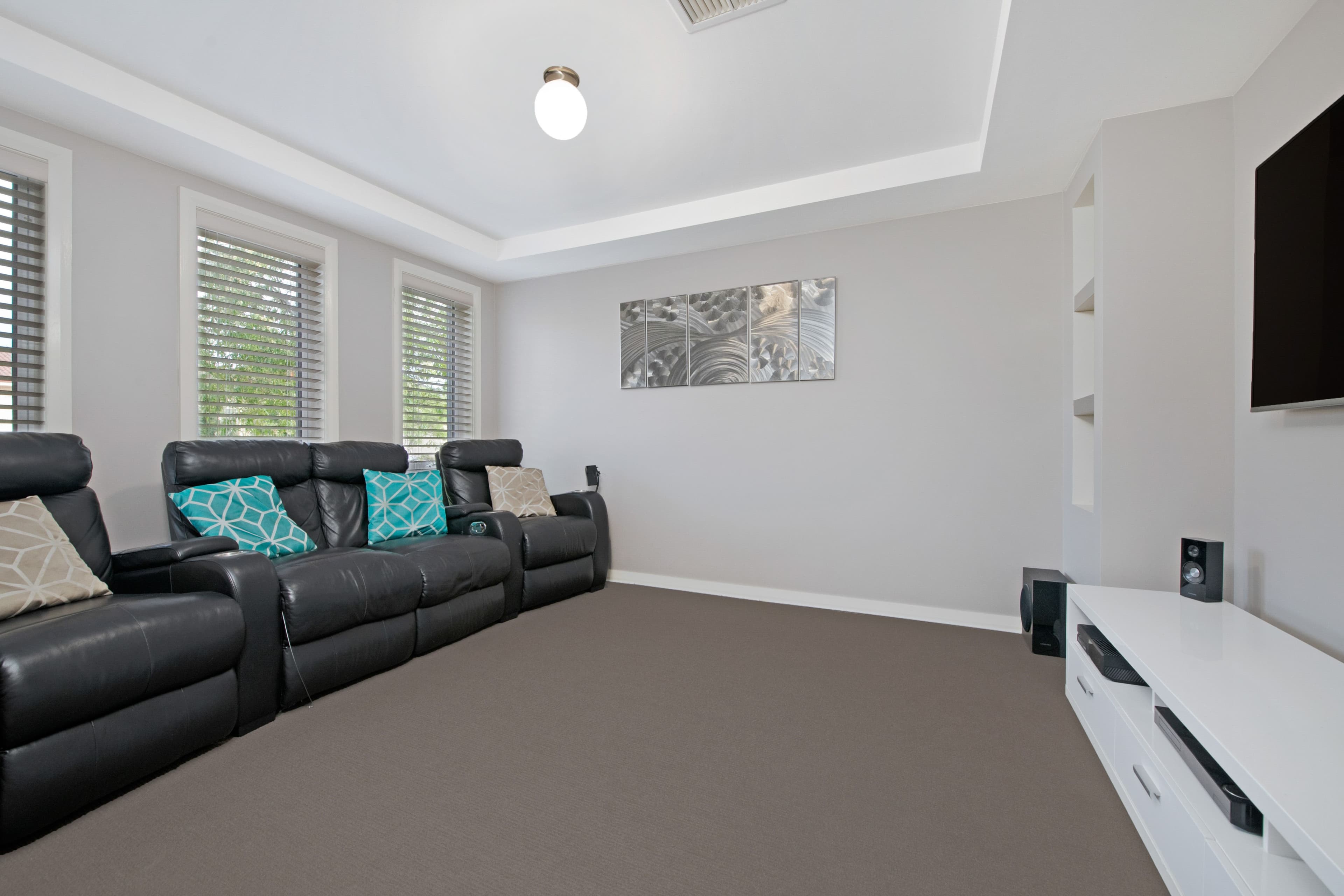 15 Stonehaven Avenue, The Ponds NSW 2769, The Ponds - Thumbnail 2