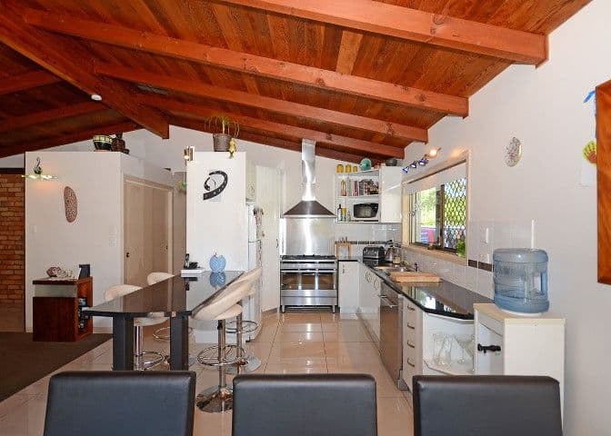 35 Richard Street, URANGAN QLD 4655, Urangan - Thumbnail 3