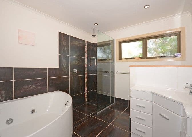 35 Richard Street, URANGAN QLD 4655, Urangan - Thumbnail 8
