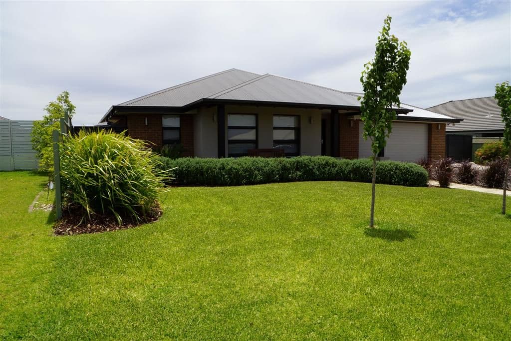 15 Waldorf Place, Dubbo - Image 1