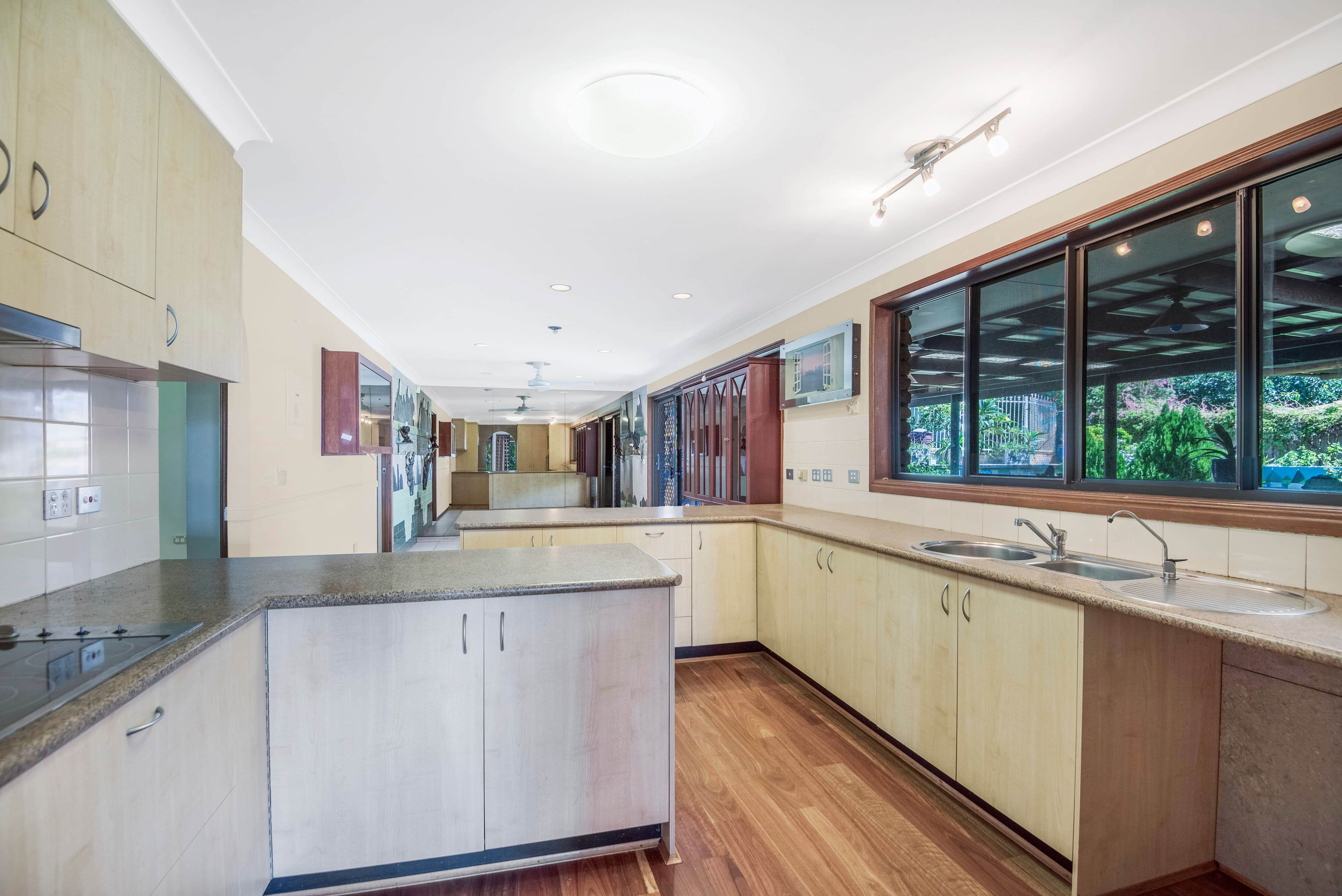 10 Widgee Avenue, Banora Point - Thumbnail 5