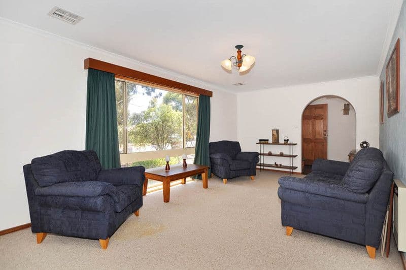 11 Kneebone Street, BONYTHON ACT 2905, Bonython - Thumbnail 5