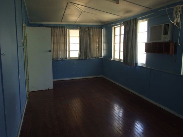 45 Thistle Street, BLACKALL QLD 4472, Blackall - Thumbnail 5