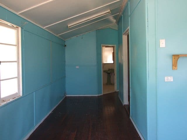 45 Thistle Street, BLACKALL QLD 4472, Blackall - Thumbnail 7
