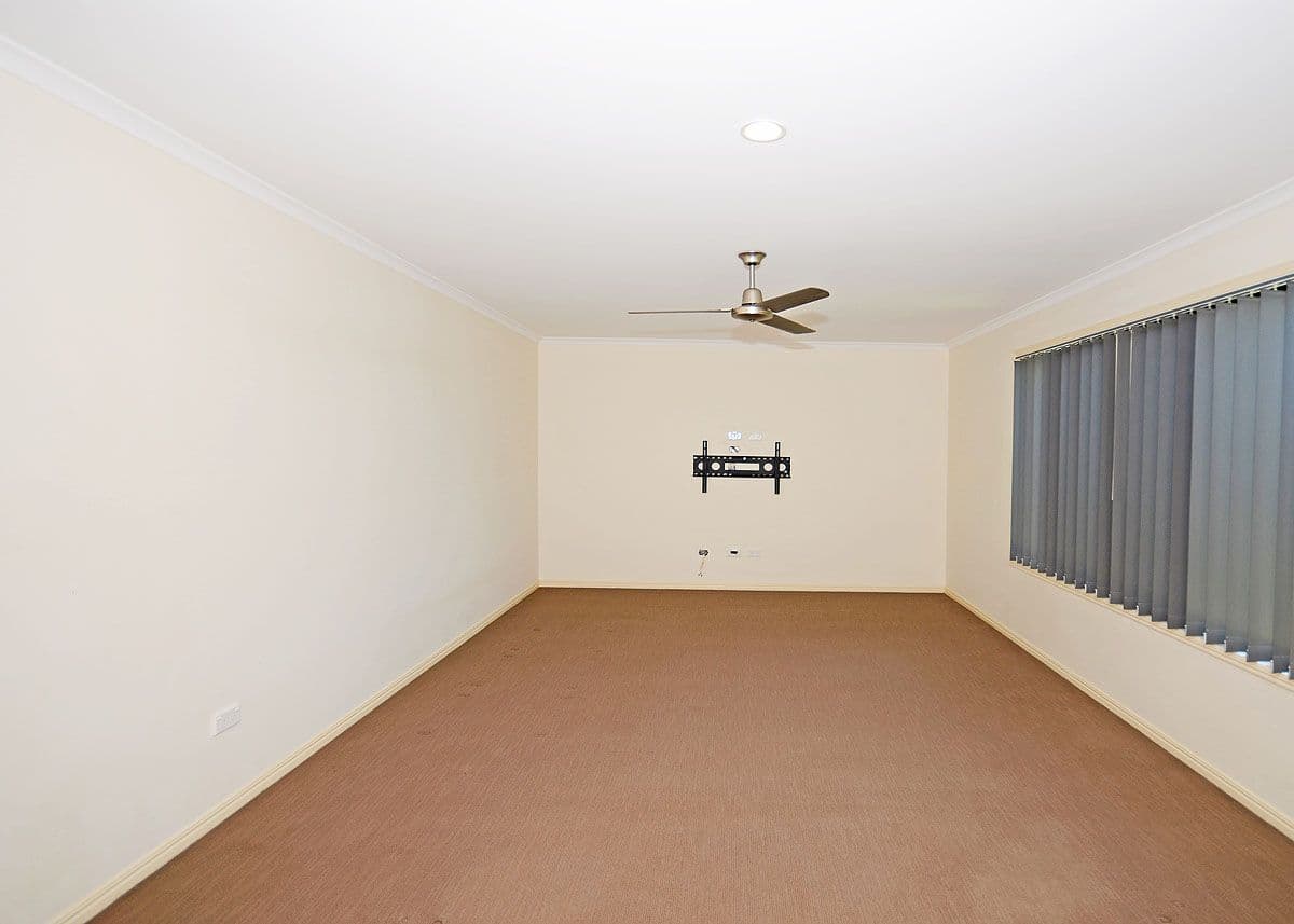 8 Zircon Street, Urangan QLD 4655, Urangan - Thumbnail 7